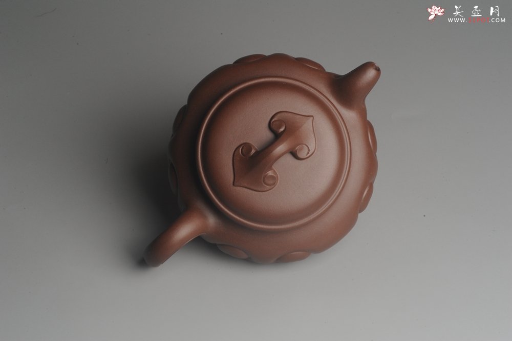 紫砂壶图片：美壶特惠 优质紫泥 精工仿古如意 茶人醉爱 - 宜兴紫砂壶网