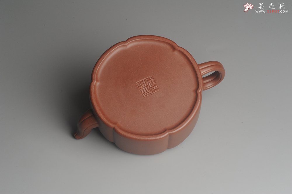 紫砂壶图片：实力派张海艳手工压制成型精工梅花周盘壶 气势磅礴 - 宜兴紫砂壶网