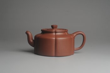 紫砂壶图片：实力派张海艳手工压制成型精工梅花周盘壶 气势磅礴 - 宜兴紫砂壶网