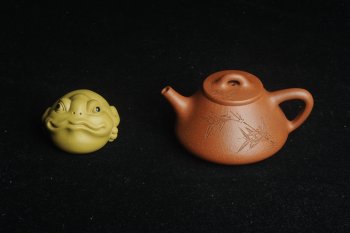 紫砂壶图片：美壶特惠 超精致特好降坡泥小品子冶石瓢 刻竹 居不可无竹 - 宜兴紫砂壶网