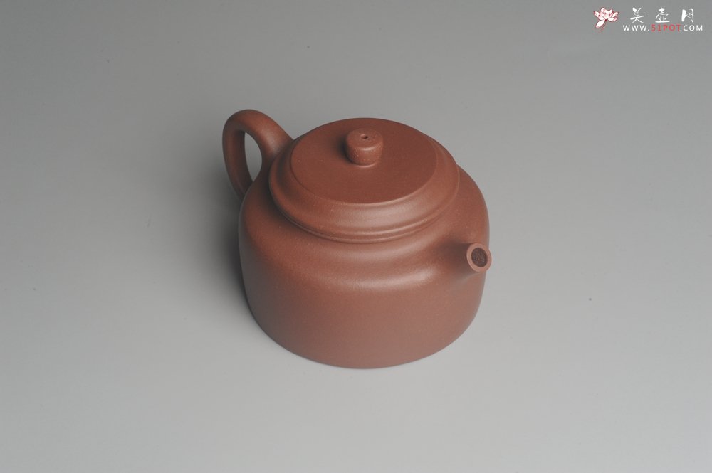 紫砂壶图片：美壶特惠 优质紫泥经典大亨德中 茶人醉爱 壶盖边有析出小米粒大铁质乃正常现象 - 宜兴紫砂壶网