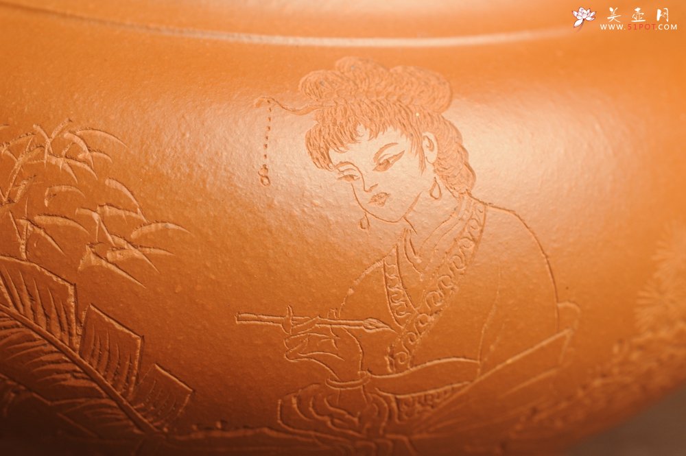 紫砂壶图片：潜力股周小培全手演绎朱泥笑樱壶 中品难度大 方健老师装饰美女图 - 宜兴紫砂壶网