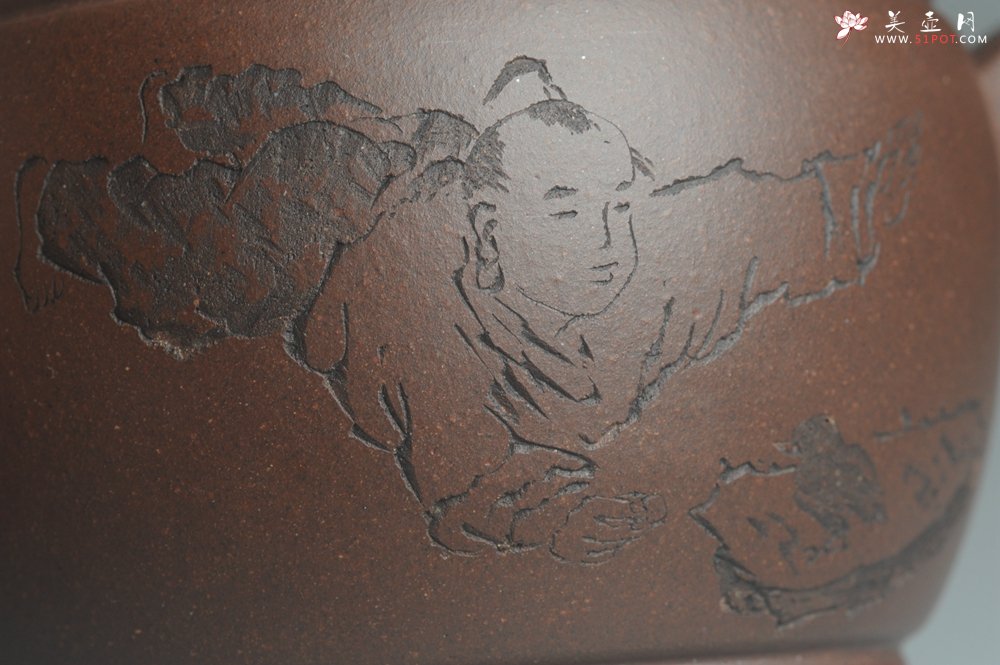 紫砂壶图片：美壶特惠  精致黑星老紫泥汉瓦 惟吾德馨 茶人醉爱 - 宜兴紫砂壶网