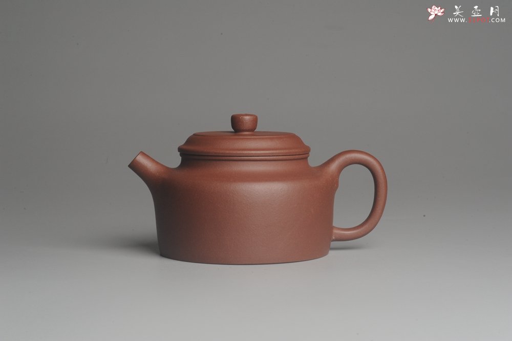 紫砂壶图片：美壶特惠 优质紫泥经典大亨德中 茶人醉爱 壶盖边有析出小米粒大铁质乃正常现象 - 宜兴紫砂壶网