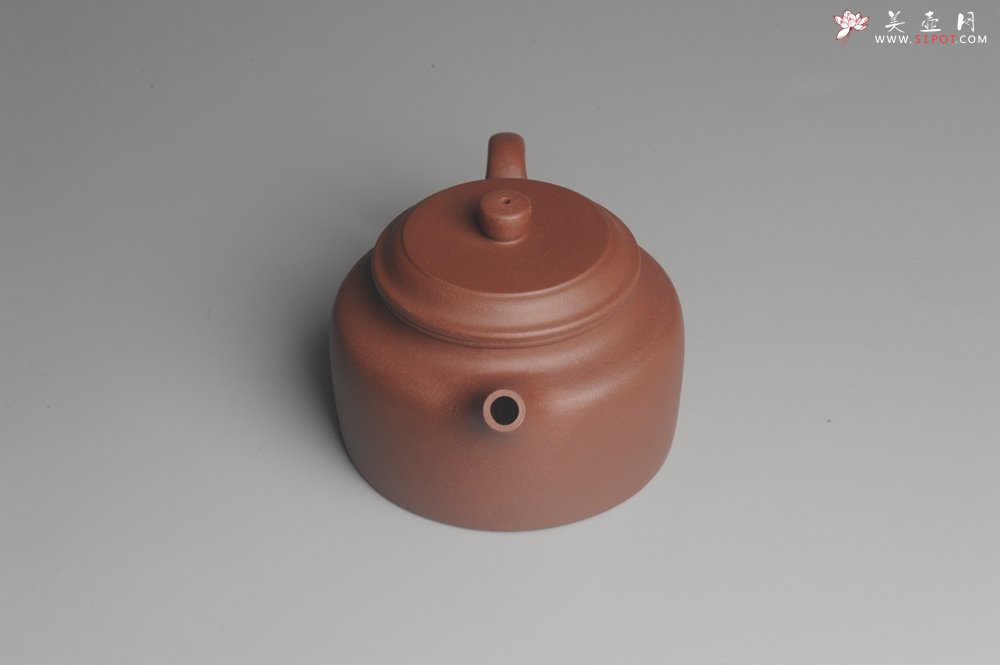 紫砂壶图片：美壶特惠 优质紫泥经典大亨德中 茶人醉爱 壶盖边有析出小米粒大铁质乃正常现象 - 宜兴紫砂壶网