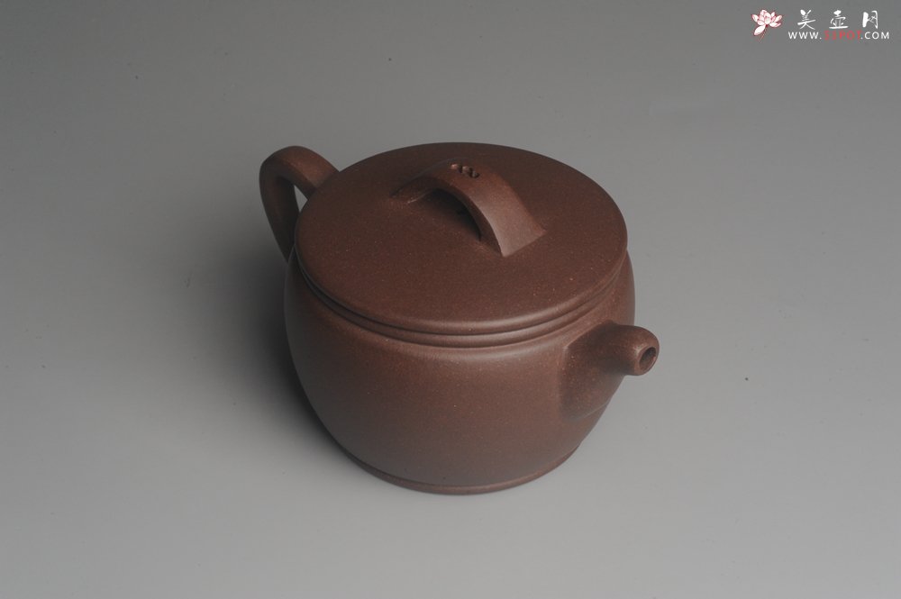紫砂壶图片：美壶特惠 精致黑星老紫泥汉瓦 茶人醉爱 - 宜兴紫砂壶网