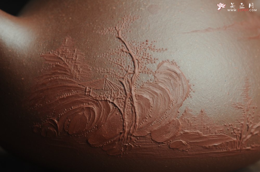 紫砂壶图片：美壶特惠 工料俱佳满瓢（景舟石瓢）泥绘山水 野旷天低树江清月近人 单色泥绘更显功力 - 宜兴紫砂壶网