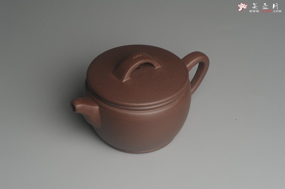 紫砂壶图片：美壶特惠 精致黑星老紫泥汉瓦 茶人醉爱 - 宜兴紫砂壶网
