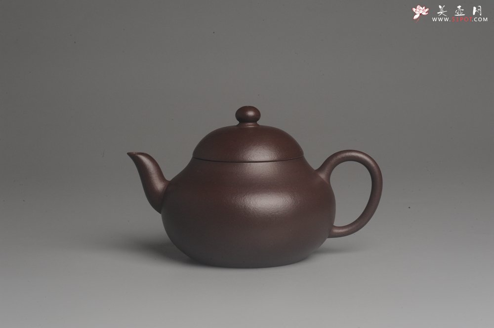 紫砂壶图片：实力派高工龚涛平摹古全手工薄胎老紫泥梨形 泥料特油润 收藏重器 - 宜兴紫砂壶网