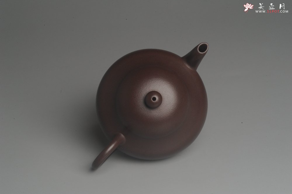 紫砂壶图片：实力派高工龚涛平摹古全手工薄胎老紫泥梨形 泥料特油润 收藏重器 - 宜兴紫砂壶网