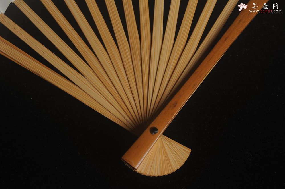 紫砂壶图片：自玩收藏级30年老凤眼扇骨 满天星老凤眼 9.5寸18方挑灯方 排口2.0少见 名家释普通法师书法 - 宜兴紫砂壶网