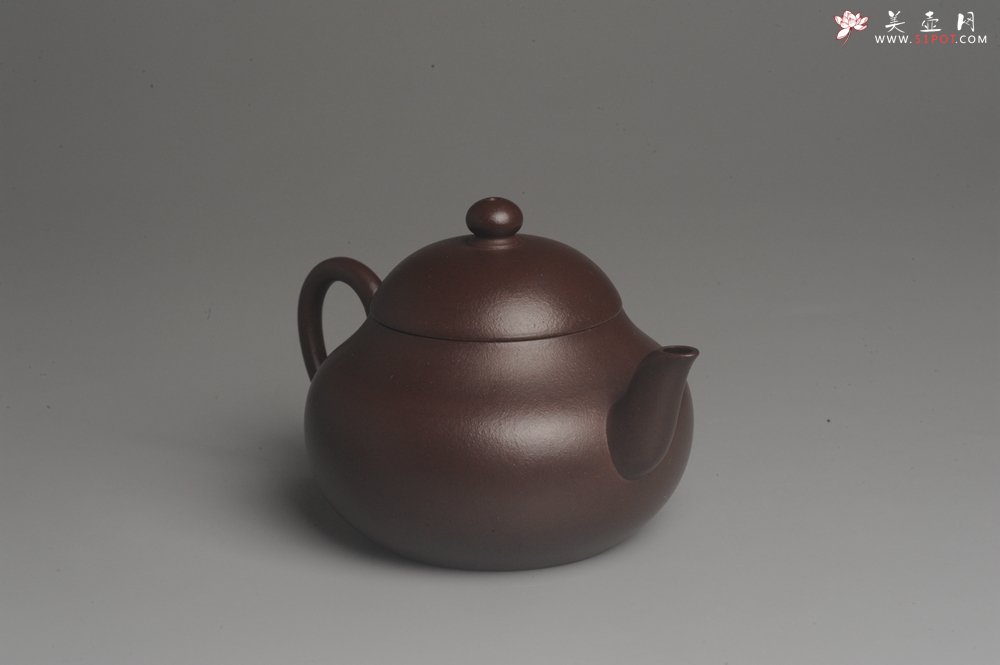 紫砂壶图片：实力派高工龚涛平摹古全手工薄胎老紫泥梨形 泥料特油润 收藏重器 - 宜兴紫砂壶网