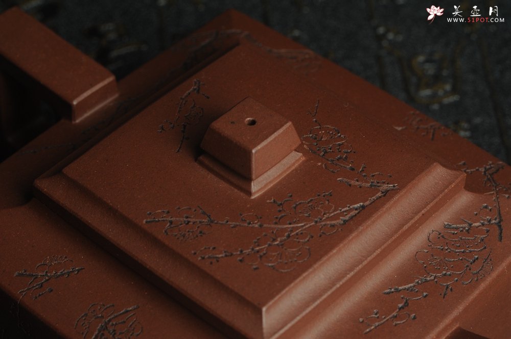 紫砂壶图片：全手工精致方山逸士壶 装饰通转梅花 特文气 - 宜兴紫砂壶网