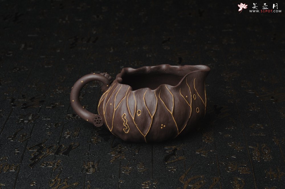 紫砂壶图片：精致特惠紫泥冰纹莲蓬公道杯 - 宜兴紫砂壶网