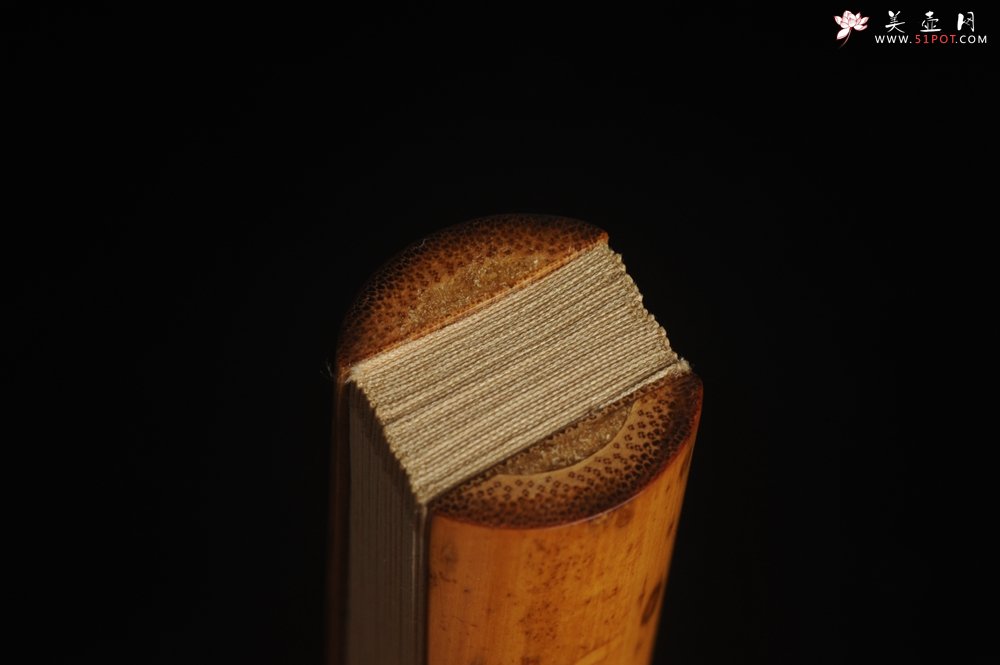 紫砂壶图片：自玩收藏级30年老凤眼扇骨 满天星老凤眼 9.5寸18方挑灯方 排口2.0少见 名家释普通法师书法 - 宜兴紫砂壶网