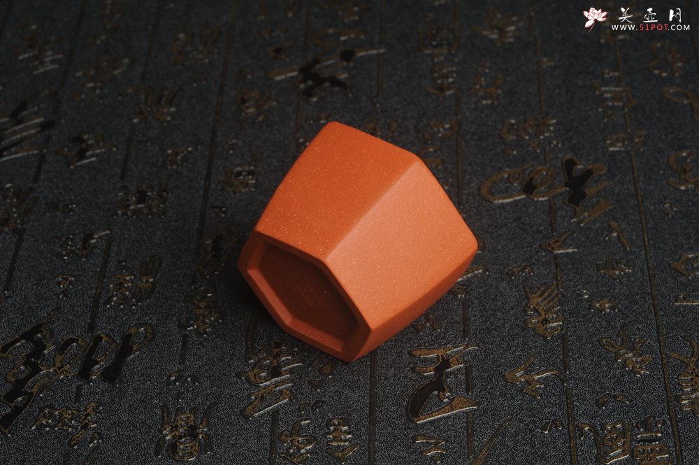 紫砂壶图片：特好降坡泥精致手工六方杯 茶人醉爱 性价比高 - 宜兴紫砂壶网