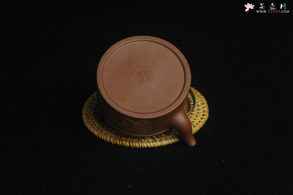 紫砂壶图片：美壶特惠 优质红清水泥精致宫廷直汲提梁 提梁为纯银材质 - 宜兴紫砂壶网