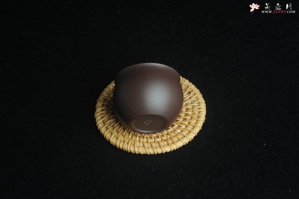 紫砂壶图片：优质老紫泥精致手工品茗杯大号主人杯 茶人醉爱 - 宜兴紫砂壶网