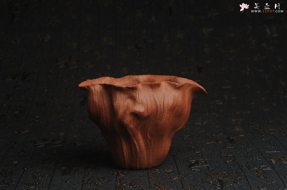 紫砂壶图片：特惠精致降坡泥荷叶公道杯 特文气 茶人醉爱 - 宜兴紫砂壶网