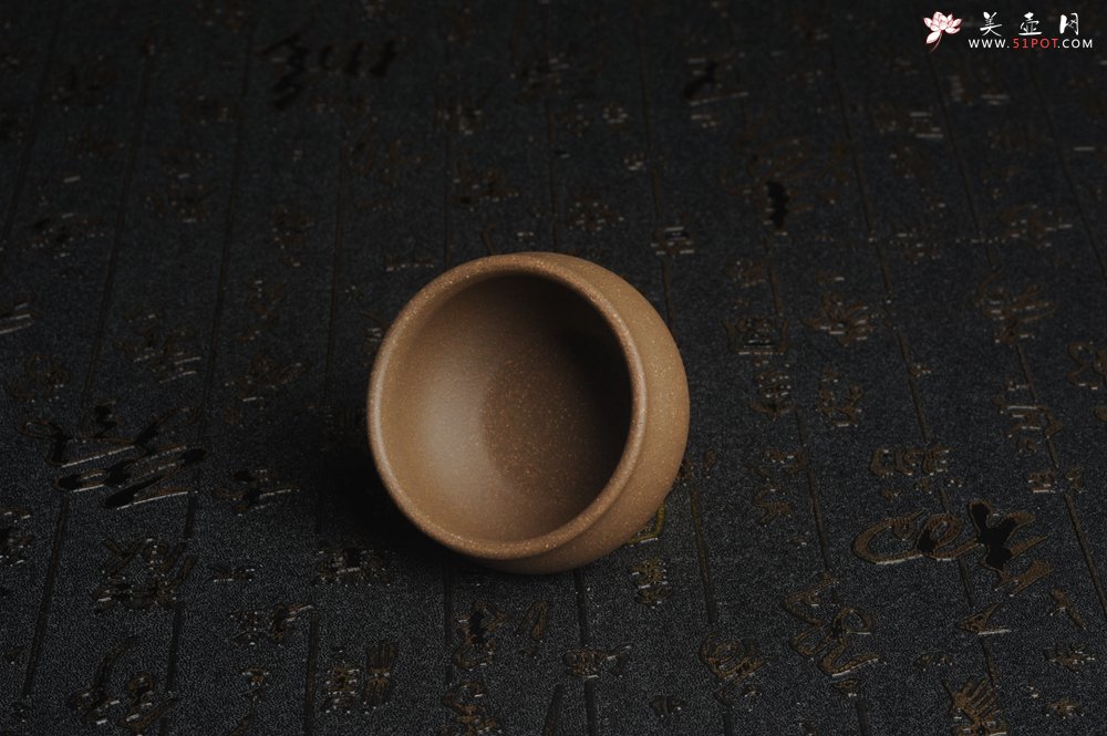 紫砂壶图片：特好青灰段泥精致手工品茗杯主人杯 茶人醉爱 性价比高 - 宜兴紫砂壶网