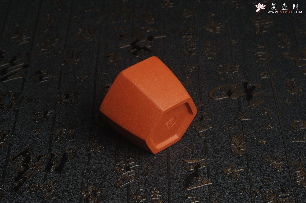 紫砂壶图片：特好降坡泥精致手工六方杯 茶人醉爱 性价比高 - 宜兴紫砂壶网