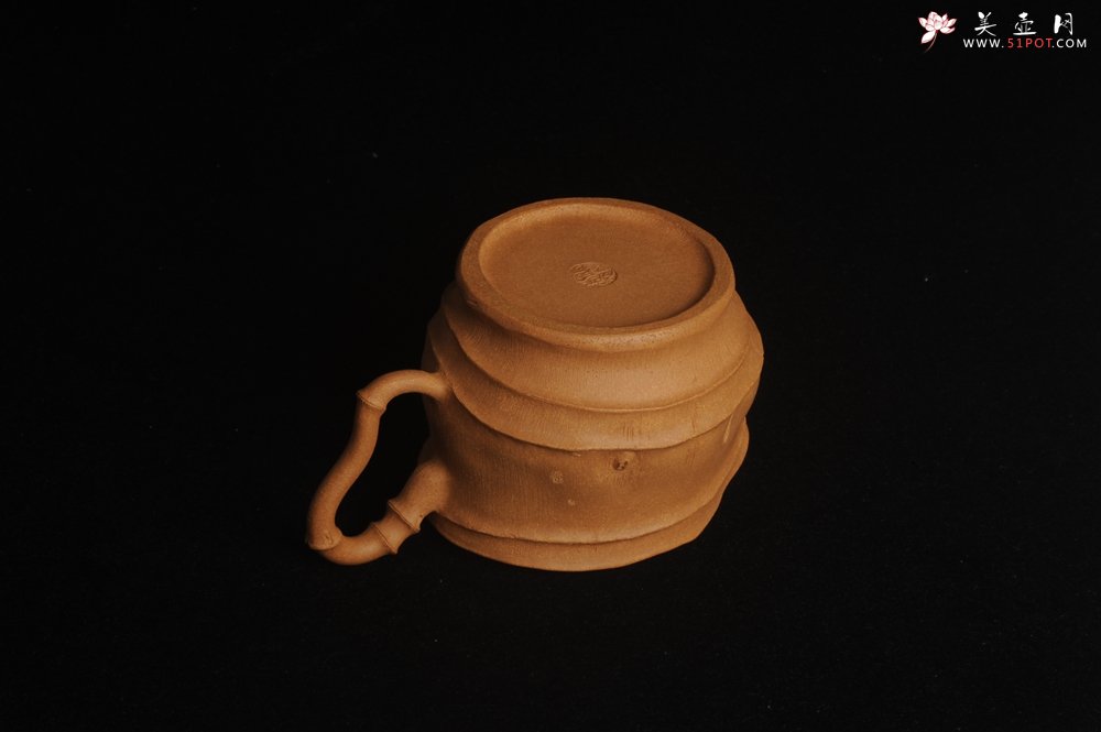 紫砂壶图片：全手大容量特好老黄段泥竹段公道杯 难度大 肌理丰富生动 - 宜兴紫砂壶网