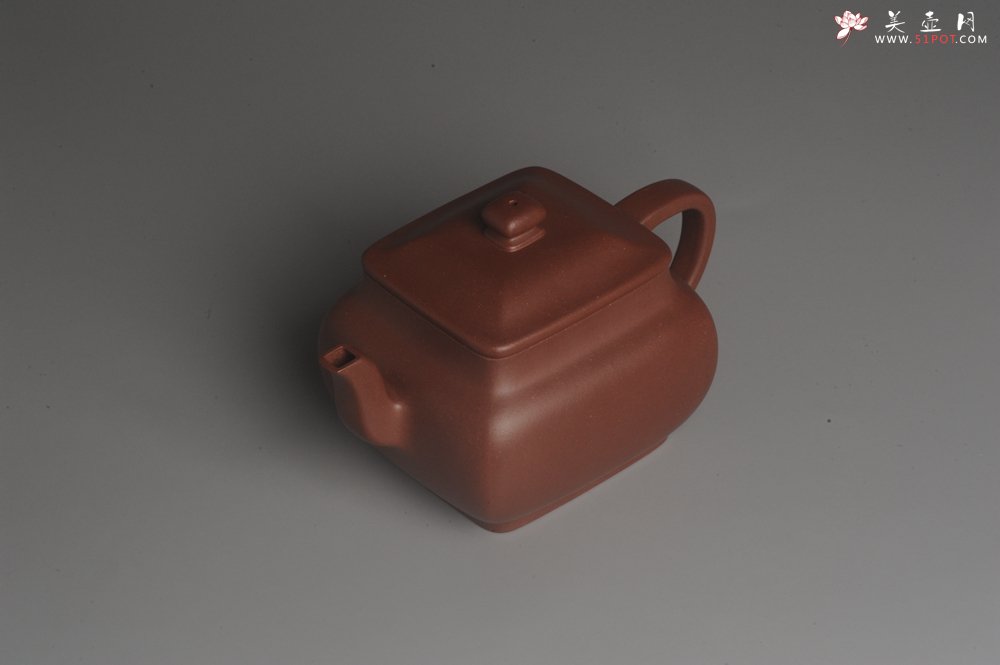 紫砂壶图片：实力派张海艳全手工原创特好底曹青四方纳福壶 线面挺括 大气 做工特好 - 宜兴紫砂壶网
