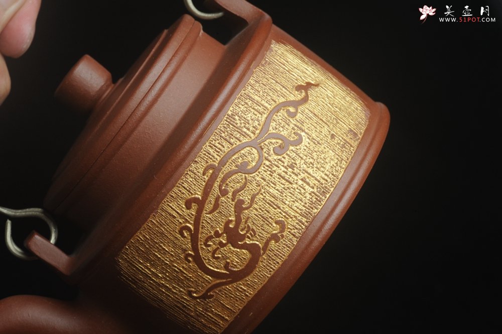 紫砂壶图片：美壶特惠 优质红清水泥精致宫廷直汲提梁 提梁为纯银材质 - 宜兴紫砂壶网