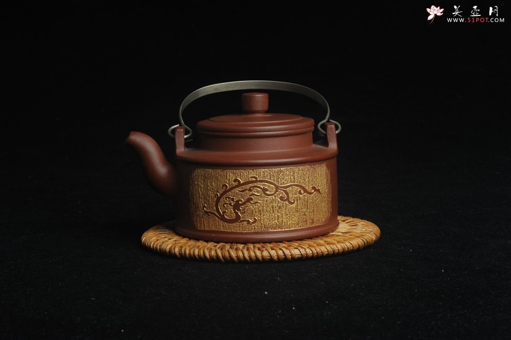 紫砂壶图片：美壶特惠 优质红清水泥精致宫廷直汲提梁 提梁为纯银材质 - 宜兴紫砂壶网