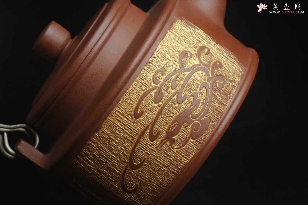 紫砂壶图片：美壶特惠 优质红清水泥精致宫廷直汲提梁 提梁为纯银材质 - 宜兴紫砂壶网