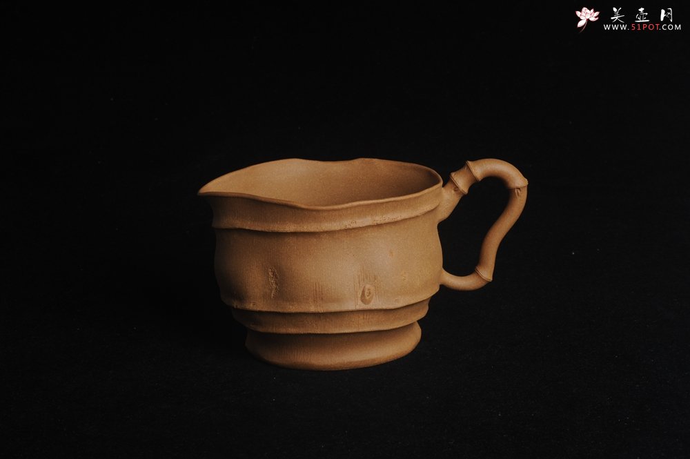 紫砂壶图片：全手大容量特好老黄段泥竹段公道杯 难度大 肌理丰富生动 - 宜兴紫砂壶网