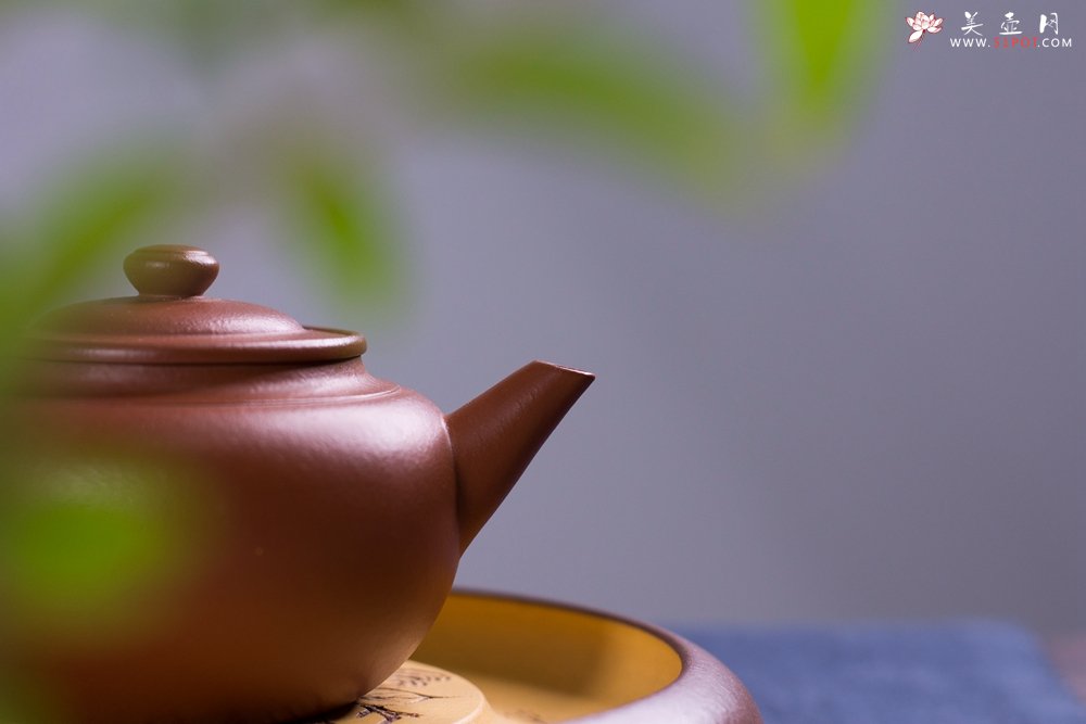紫砂壶图片：毛国强入室弟子黄云初全手工朱泥仕圆壶 - 宜兴紫砂壶网
