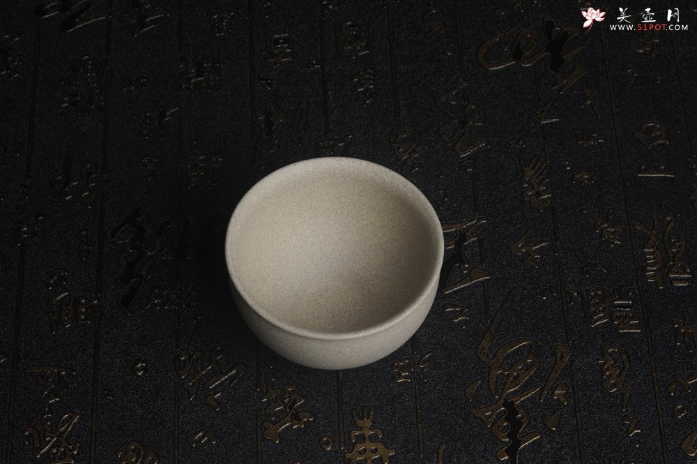 紫砂壶图片：优质白段泥精致手工品茗杯主人杯 茶人醉爱 - 宜兴紫砂壶网