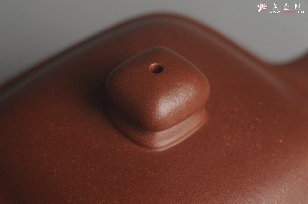 紫砂壶图片：实力派张海艳全手工特好底曹青传炉壶 线面挺括 大气 做工特好 - 宜兴紫砂壶网