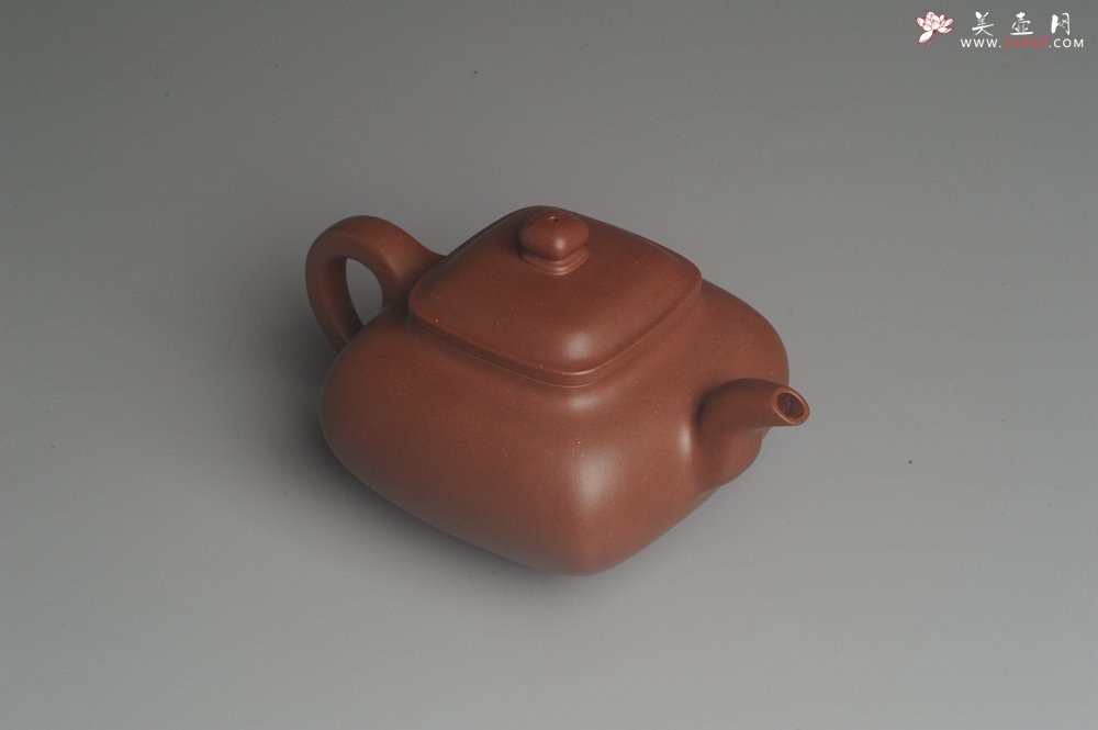 紫砂壶图片：实力派张海艳全手工特好底曹青传炉壶 线面挺括 大气 做工特好 - 宜兴紫砂壶网