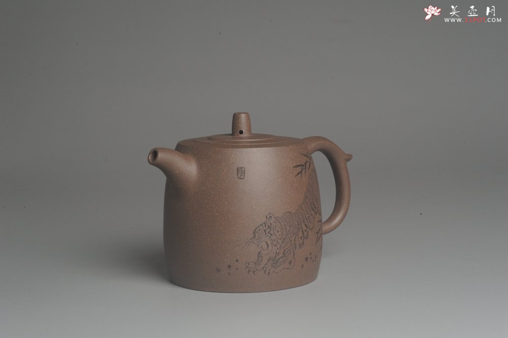 紫砂壶图片：美壶特惠 助工精工青段井栏壶 威镇九州 特文气 - 宜兴紫砂壶网