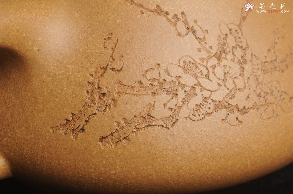 紫砂壶图片：潜力股周小培全手工老黄段泥（家藏老料 油润无比 识者自知）景舟石瓢 装饰梅花香图 文气 - 宜兴紫砂壶网