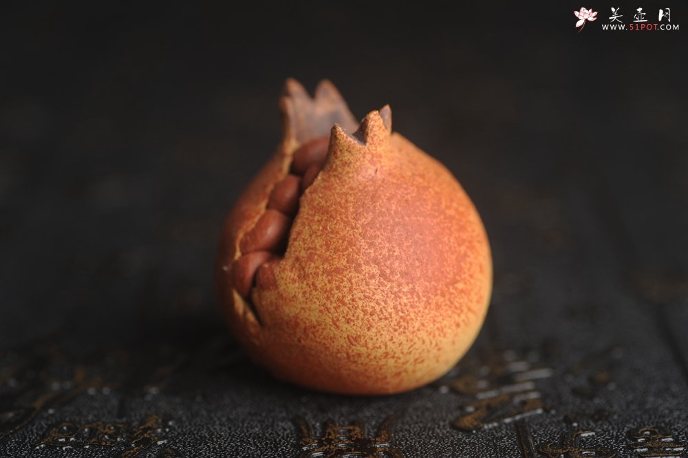 紫砂壶图片：美宠特惠 精致石榴紫砂茶宠 多子多福 直径4cm左右 - 宜兴紫砂壶网