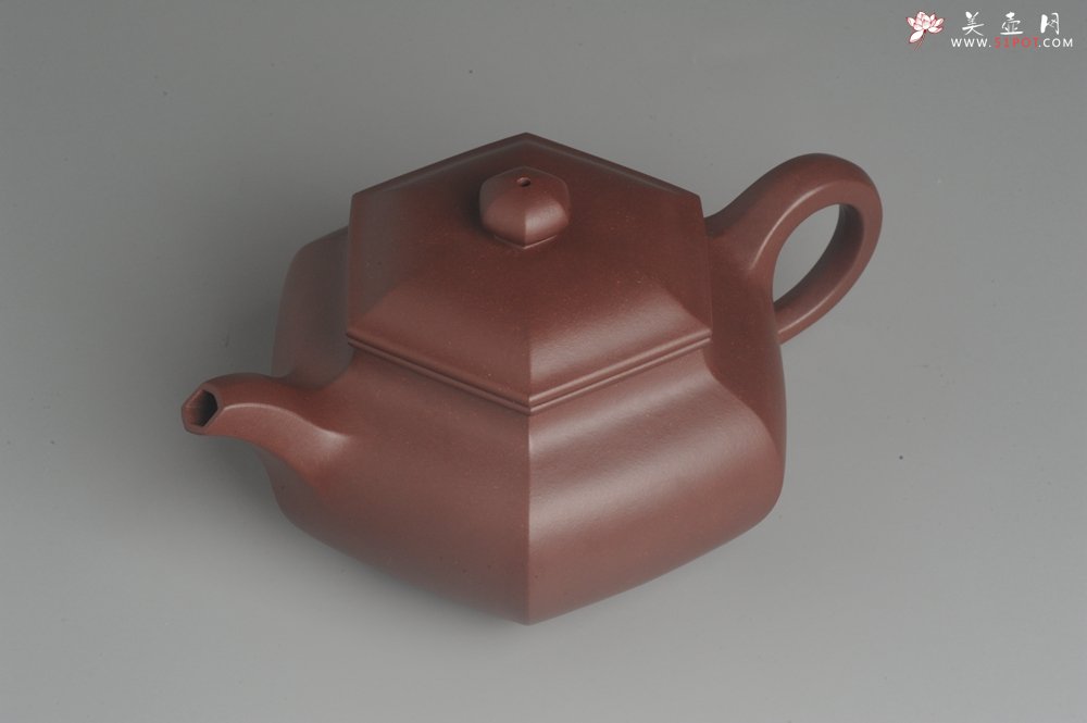 紫砂壶图片：实力派张海艳全手工精工油润底曹青六方仿古壶 气势磅礴 线面挺括平正 - 宜兴紫砂壶网