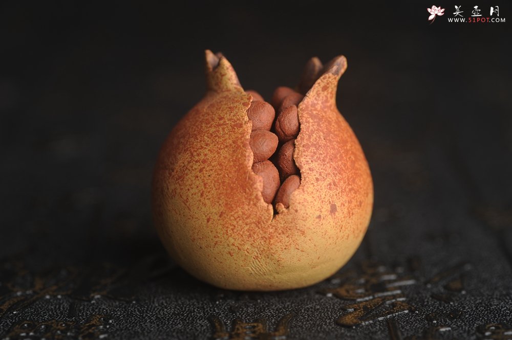 紫砂壶图片：美宠特惠 精致石榴紫砂茶宠 多子多福 直径4cm左右 - 宜兴紫砂壶网