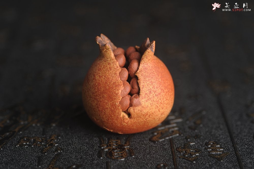 紫砂壶图片：美宠特惠 精致石榴紫砂茶宠 多子多福 直径4cm左右 - 宜兴紫砂壶网