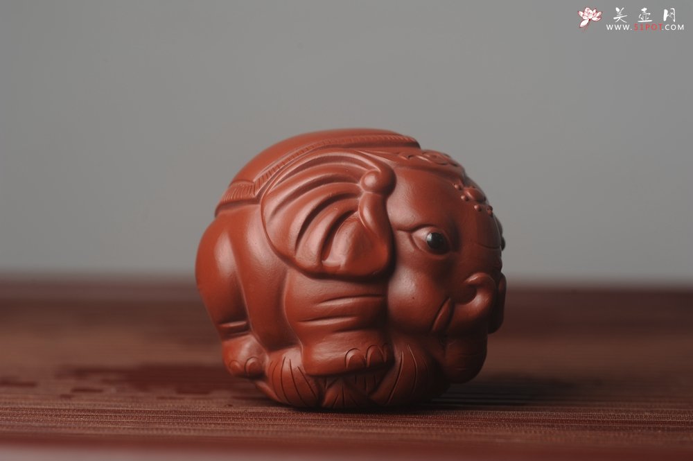紫砂壶图片：美宠特惠 精致大红袍朱泥太平有象 长8cm高7cm宽7cm - 宜兴紫砂壶网