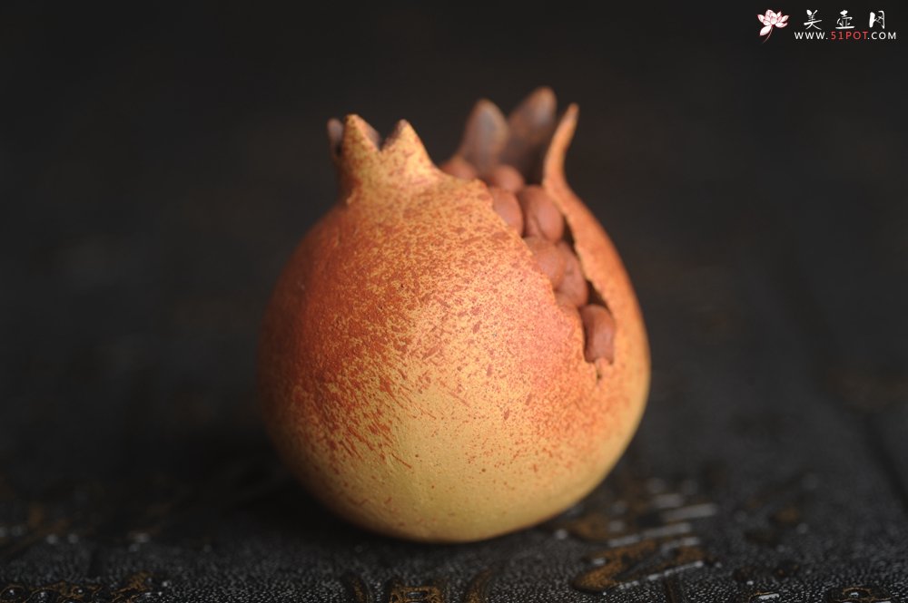 紫砂壶图片：美宠特惠 精致石榴紫砂茶宠 多子多福 直径4cm左右 - 宜兴紫砂壶网