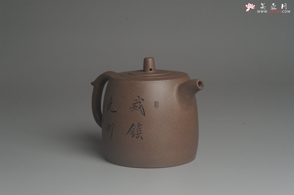 紫砂壶图片：美壶特惠 助工精工青段井栏壶 威镇九州 特文气 - 宜兴紫砂壶网