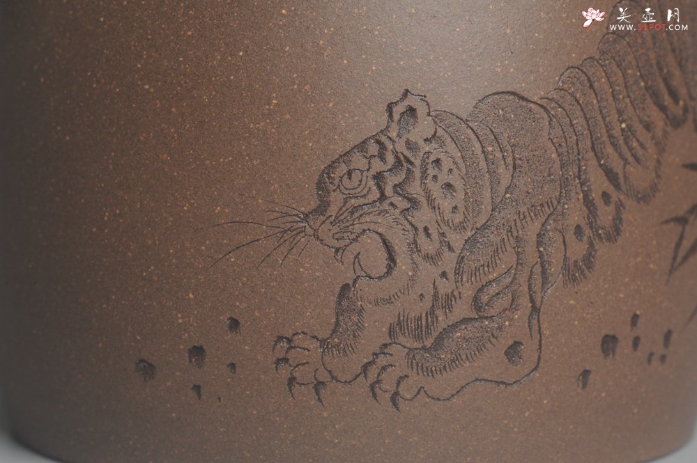 紫砂壶图片：美壶特惠 助工精工青段井栏壶 威镇九州 特文气 - 宜兴紫砂壶网