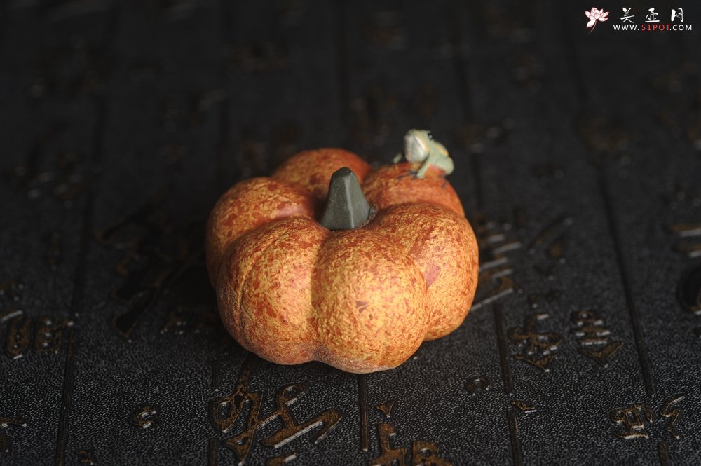 紫砂壶图片：美宠特惠 南瓜喷水青蛙 茶人醉爱 - 宜兴紫砂壶网