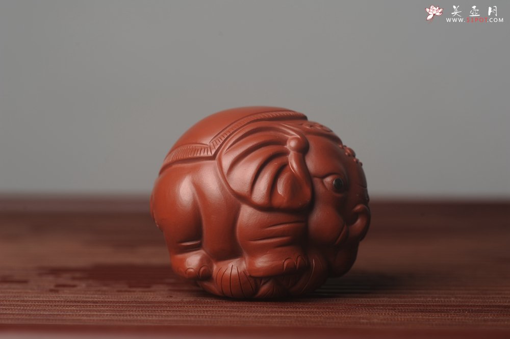 紫砂壶图片：美宠特惠 精致大红袍朱泥太平有象 长8cm高7cm宽7cm - 宜兴紫砂壶网