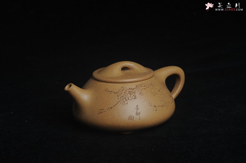紫砂壶图片：潜力股周小培全手工老黄段泥（家藏老料 油润无比 识者自知）景舟石瓢 装饰梅花香图 文气 - 宜兴紫砂壶网