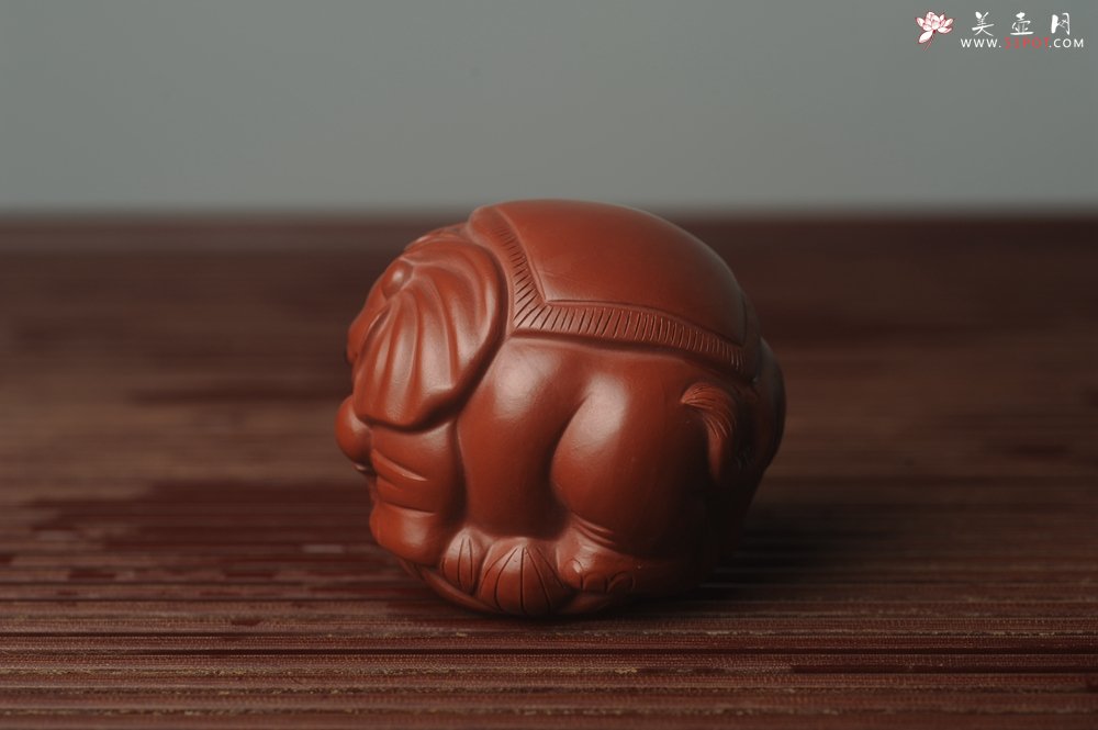 紫砂壶图片：美宠特惠 精致大红袍朱泥太平有象 长8cm高7cm宽7cm - 宜兴紫砂壶网