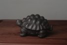 紫砂壶图片：美宠中秋特惠 精致黑料忍者寿龟 长14cm宽9.5cm高7cm - 宜兴紫砂壶网